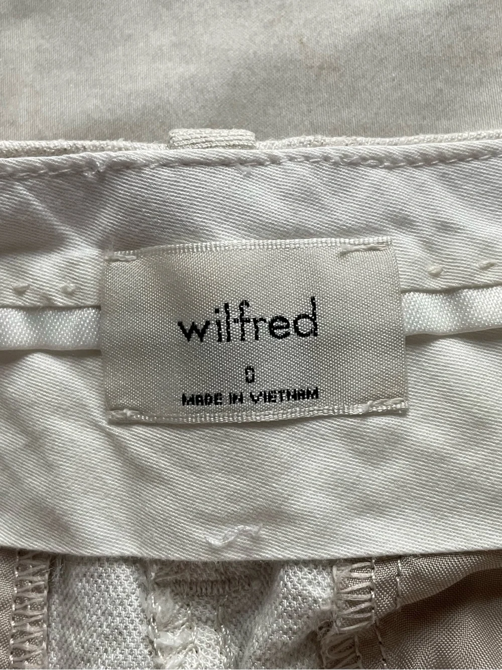 Wilfred Aritzia Carrot Linen Cropped Pleated Tailored Pant 0 Ecru Cream Chic